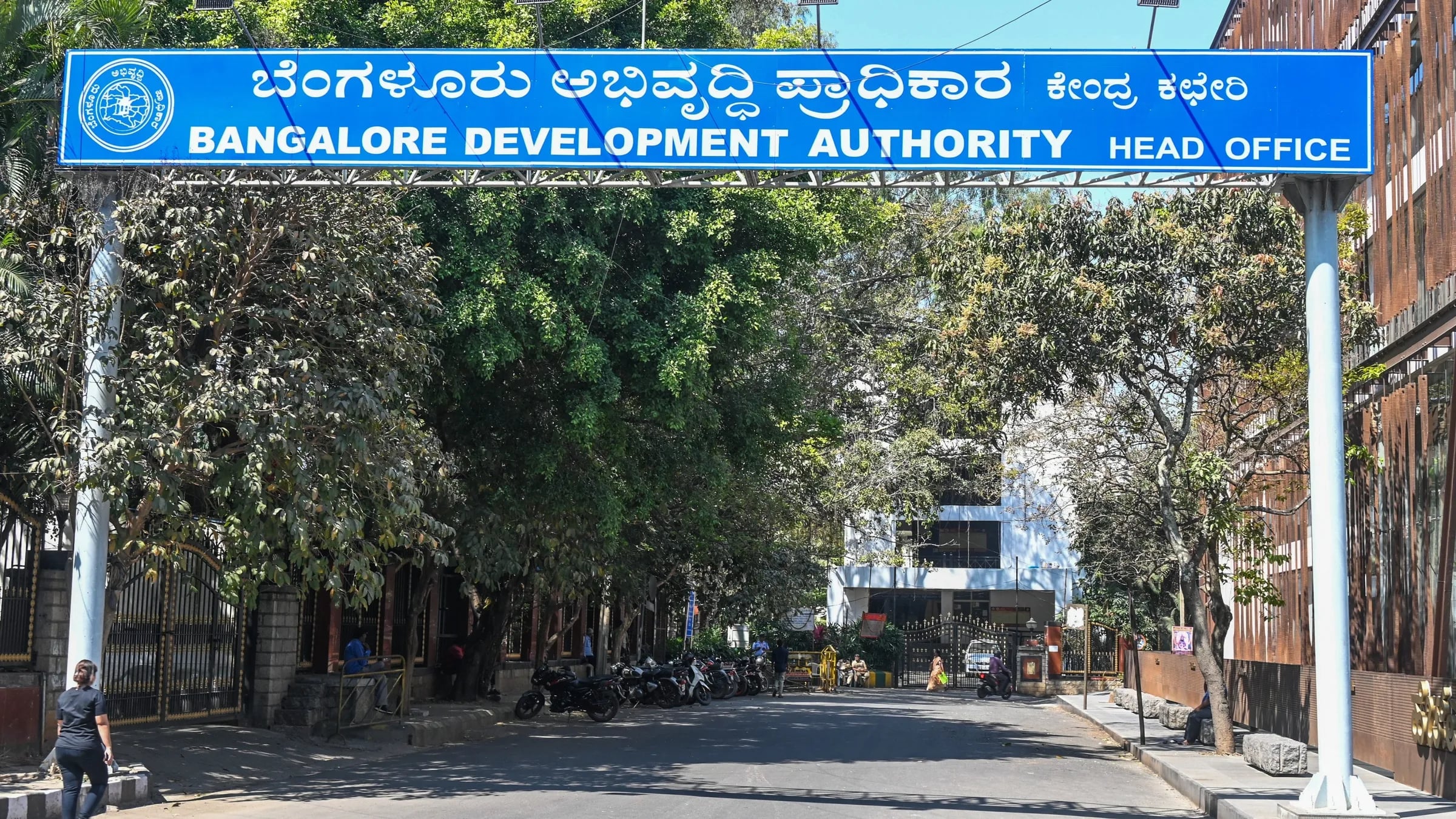 ಬಿಡಿಎ ಪಾರಂಪರಿಕ ಕಟ್ಟಡ ನೆಲಸಮ ನಿರ್ಧಾರ ಹಿಂಪಡೆಯಲು ಕರವೇ ಆಗ್ರಹ